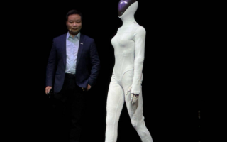 何小鹏：小鹏IRON人形机器人的成本和销售价和汽车接近 ！