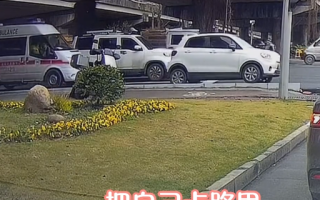 礼让救护车结果成了“卡路里” 零跑汽车奖励车主一辆新车！