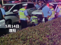 男子为躲查酒驾钻入警车车底 目击者：3个多小时不出来！