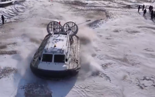 水上跨国公交来了！坐气垫船5分钟可直达俄罗斯 !