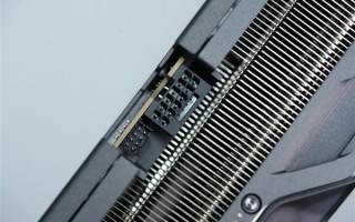 RTX 5090 16针电源线温度超过150℃！奇迹般没有烧毁！