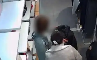 共育11子 闺蜜合伙盗窃靠反复怀孕躲刑罚！