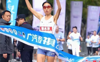 “最快女护士”张水华宣布辞职引热议 被批精致利益者：既要铁饭碗又要马拉松奖金 ！