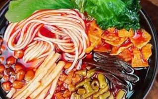 “鼻子比狗还要灵敏”！螺螂粉二代闻臭师年收入50万