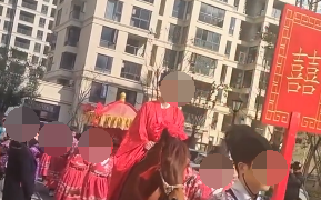 起初还不同意！新郎为宠妻办中式婚礼自己也入坑