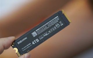 2025年闪迪股价飙涨559%别吃惊：今年存储继续涨价不能停！ ！