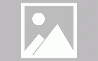 15岁男生挑战塑料凳套头 被卡后街头求救 画面社死！