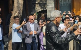 中国电动车绝了！黄仁勋称理想汽车大得像带轮子的客厅 蔚来和小鹏非常豪华！
