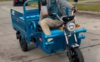 贵州小伙在美创业卖“三蹦子”：首日进账1万美元！