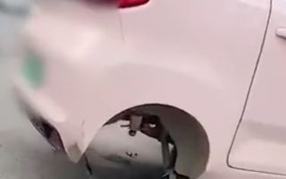 五菱宏光MINI EV停路边电机、电池被偷走 车壳只值2000块！