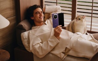 华为Mate X7四配色官图发布：独一无二新设计 最强辨识度 !