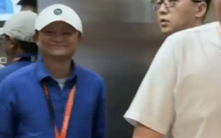 马云现身饿了么工区 吴泳铭陪同 或是参加淘宝闪购周会！