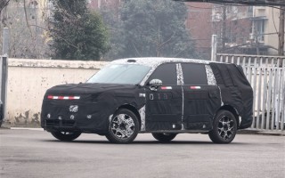 首款增程家用SUV 小米“昆仑”新谍照曝光：体量庞大 !