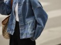 牛仔外套能用洗衣机洗吗（牛仔外套可以放入洗衣机清洗吗）
