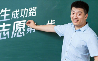 官方通报张雪峰被封原因：在直播中长时间使用污言秽语 ！