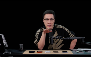 王自如直播评测iPhone 17 完全脱稿 网友怒赞不愧数码第一人 !