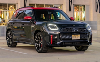 定位高性能SUV！新款MINI“乡巴佬”JCW上市：售39.98万元！