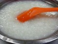 大米稀饭煮多久才熟 中间可以加水吗（稀饭煮熟的时间和煮法要点）