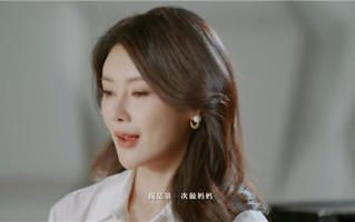 甘薇和女儿合唱歌曲《是妈妈是女儿》 贾跃亭留言：愧我未能更多参与！