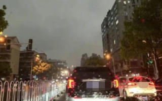 全长沙都在摸黑上班送娃 到底啥情况？