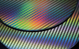 微软自研AI芯片遇挫：转推过渡芯片迎战NVIDIA！