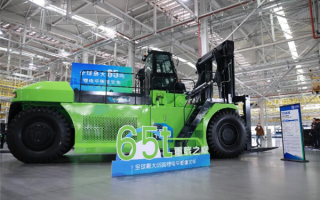 突破极限！全球最大65吨级锂电平衡重叉车下线 !