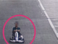 改装“卡丁车”上路兜风 当事人：外孙的玩具闲置很可惜！