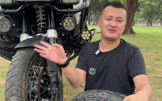 宝马摩托车主背着半条轮胎飞到意大利维权：我只要一个公平 ！