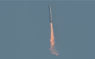 SpaceX星舰第6次试飞成功！特朗普亲临发射现场给马斯克打气！