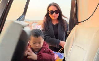 男子开500多万的飞机带家人回老家过元旦 80多公里路程只需15分钟 ！