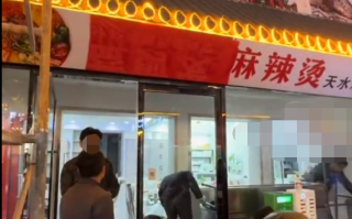 天水一理发店加急改成麻辣烫店 网友：感觉跟风太严重了！