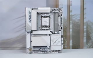 首款全白主板！技嘉X870E AORUS PRO ICE电竞冰雕图赏！