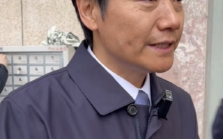 李国庆建议小米汽车20万内！雷军近照上热搜 造车呕心沥血老了许多！