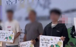 商场举办“发呆”大赛 冠军奖3000元 参赛者：姿势很重要！