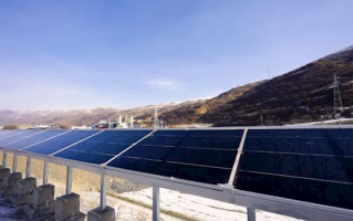 川西一高速铺上电热毯：冬天不用撒盐除雪 车辆全天通行 !