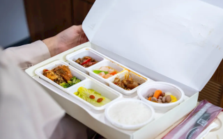 高铁盒饭又上新了 川味爱好者狂喜!