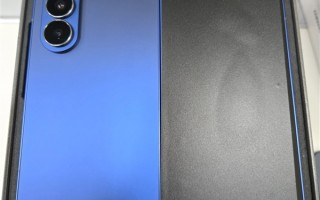 三星史上最薄折叠屏！Galaxy Z Fold7真机首曝：中框跟卡托差不多厚！