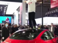 当事人赔偿17万元！特斯拉高管再谈刹车门事件：车主跳出来维护我们 解释这车有多好！