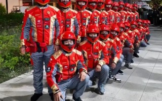  京东外卖员新工服酷似“赛车服” 知情人士回应引期待 ！