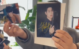 张雪峰老师帮追星 女员工差点激动哭：你是我第一名的男人！