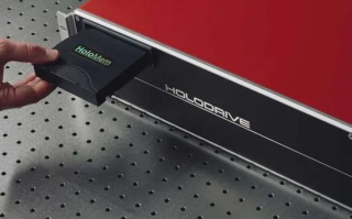 英国HoloMem突破全息磁带存储：单盒容量200TB！