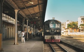 这里还有一趟时速仅25公里的“小火车”：11.6公里往返2小时!