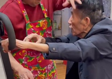 杨少华因高温剪彩去世?助理回应：去世原因是肺衰竭！-第1张图片