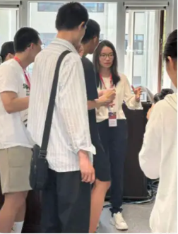 中国女数学家王虹接连斩获两项大奖 韦东奕都来听她的课!-第2张图片 中国女数学家王虹接连斩获两项大奖 韦东奕都来听她的课!-第2张图片